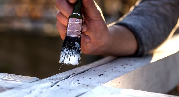 Peinture blanche escalier en bois